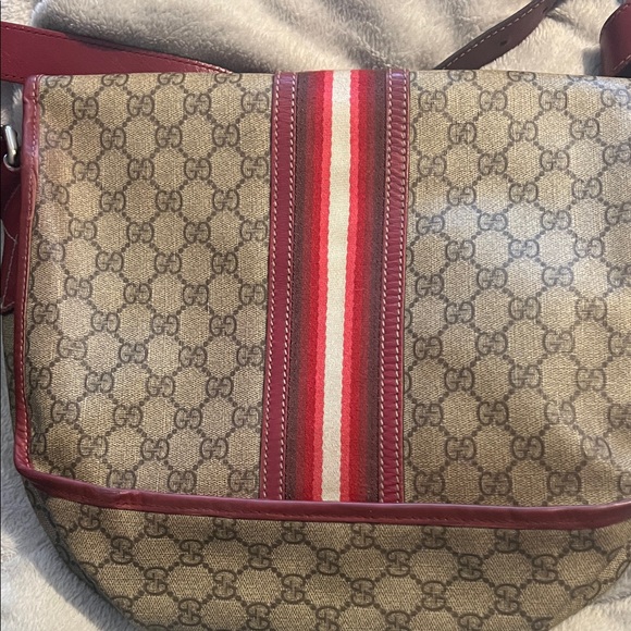 Gucci Beige and Burgundy Crossbody Bag with COA - Picture 2 of 16